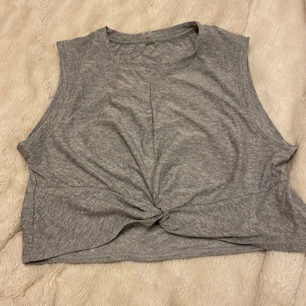 Beyond Yoga Twist of Fate Cropped Tank Silver Mist Size S featherweight spacedye